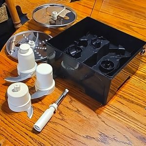 Cuisinart FP-16/14 BKSC Storage case and blades for Food Processor